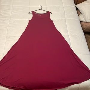 Maxi dress. Cotton jersey material. Beautiful purple color.